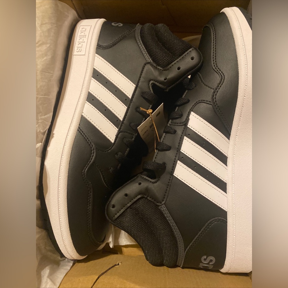 Adidas - Picture 4 of 7